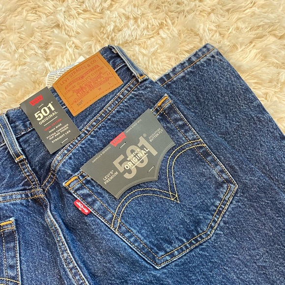 Levi 501 Jeans - Picture 3 of 7